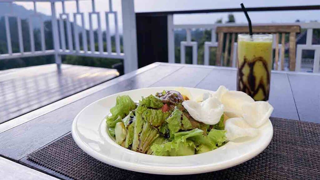 eten munduk kupang villa resto