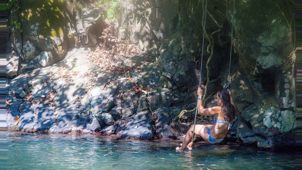 schommel bij aling aling waterval