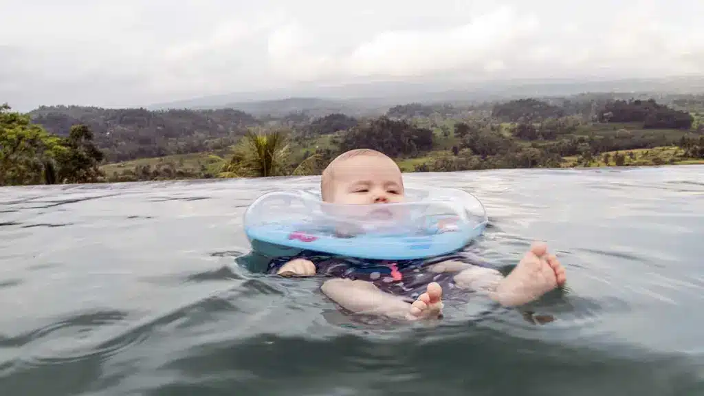 sidemen bali met een baby