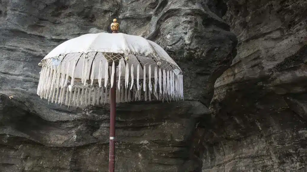 parasol bij de zeetempel
