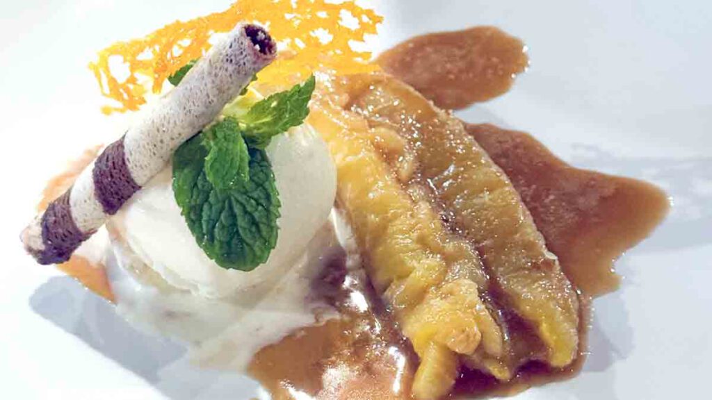 eten bij mona lisa restaurant sanur
