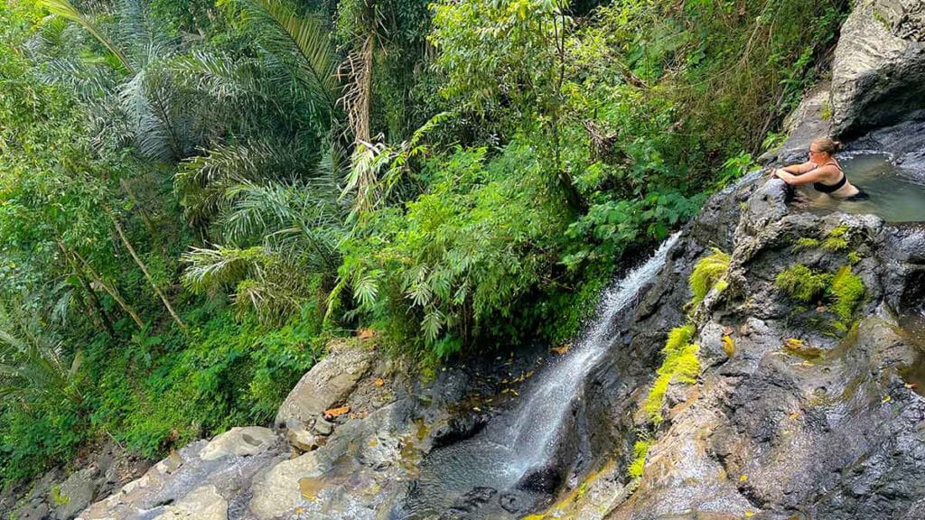 infinity pool in de jungle