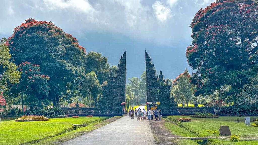 handara gate noord-bali