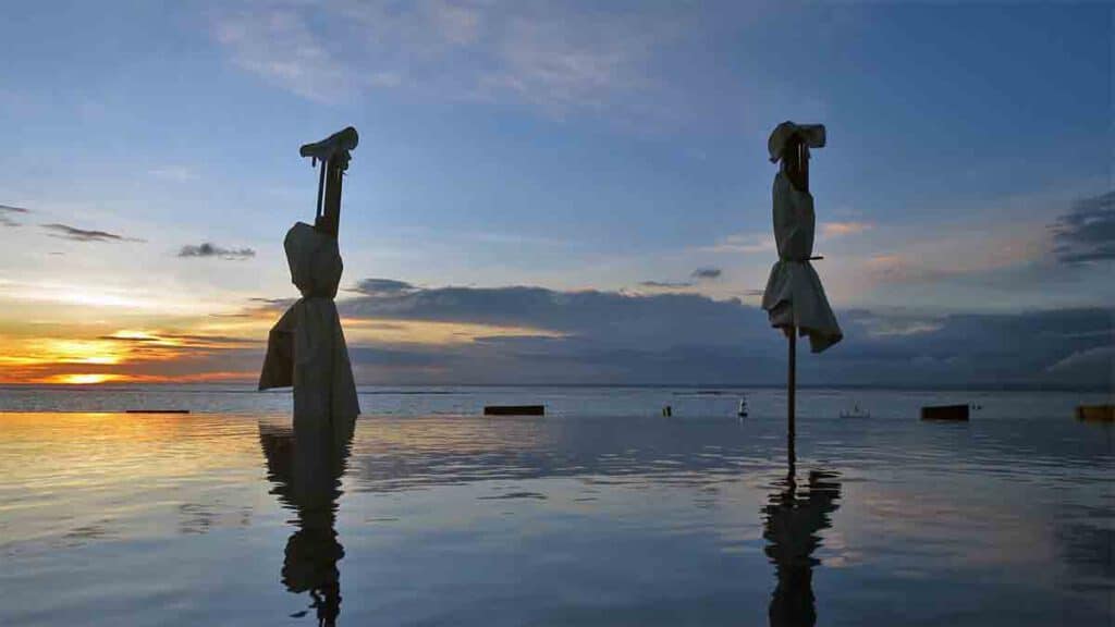 infinity pool nusa lembongan