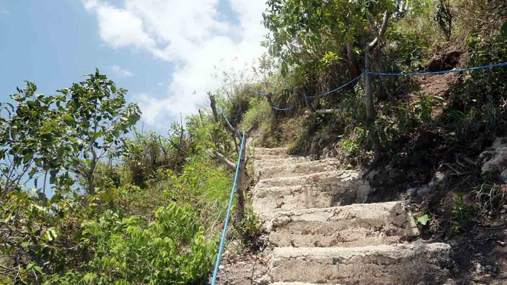 trap naar geheime plekken van nusa penida