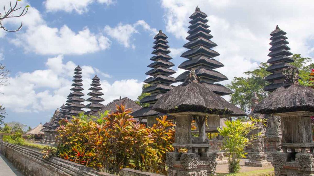 taman ayun trapsgewijze daken