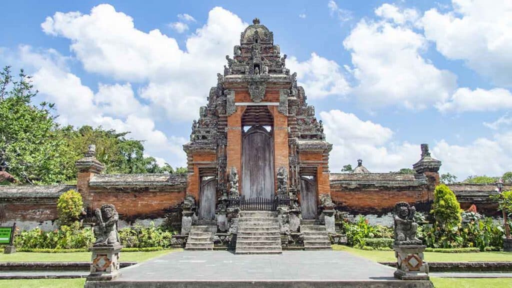 toegangspoort van taman ayun