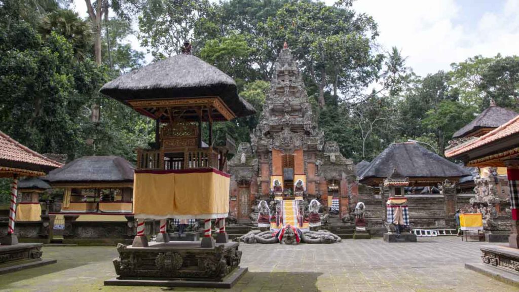 tempel in ubud monkey forest